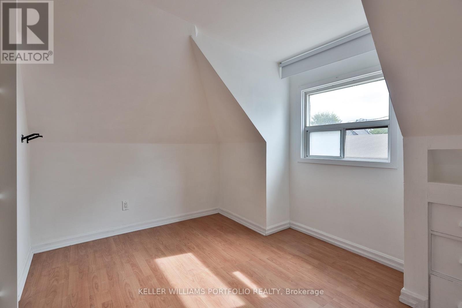 106 Clovelly Avenue, Toronto, Ontario  M6E 2E6 - Photo 15 - C13865170