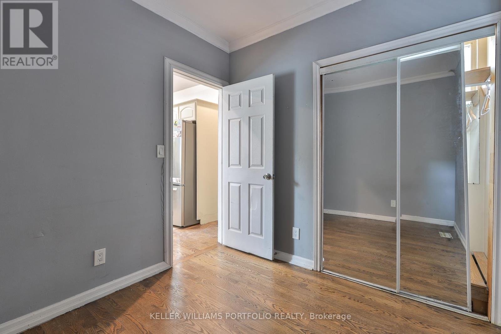 106 Clovelly Avenue, Toronto, Ontario  M6E 2E6 - Photo 6 - C13865170