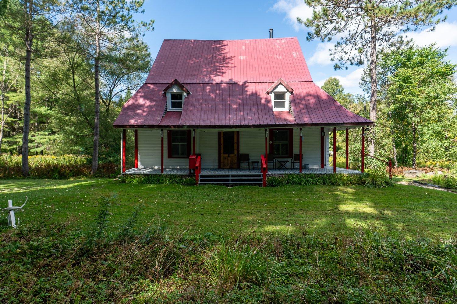 279 Ch. de Christieville Morin-Heights Quebec Canada J0R1H0 3