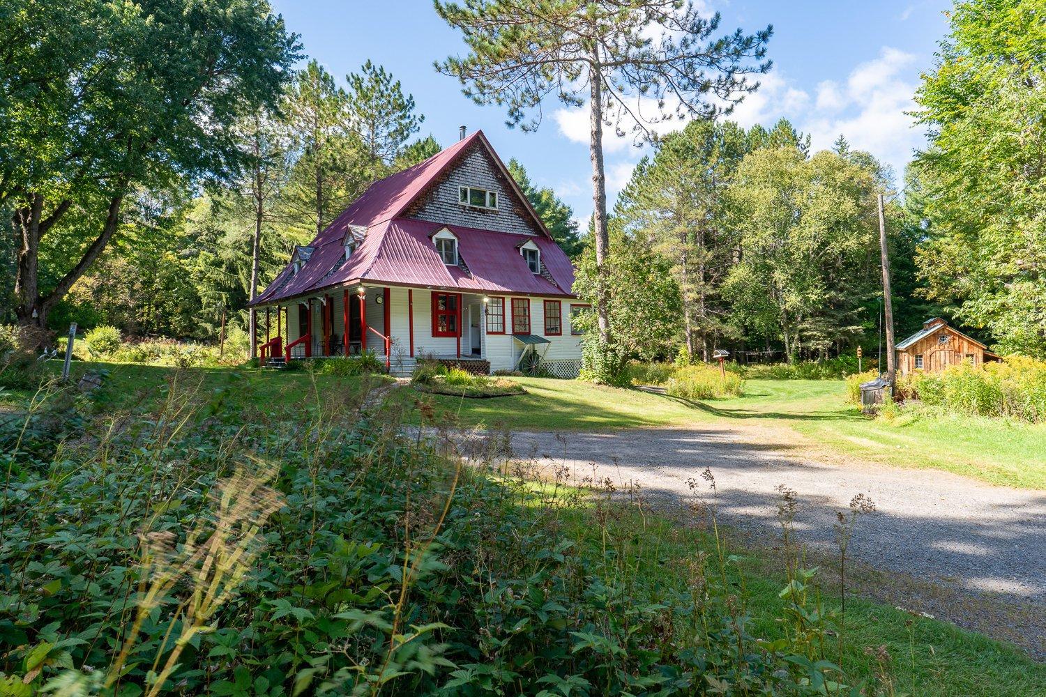 279 Ch. de Christieville Morin-Heights Quebec Canada J0R1H0 5