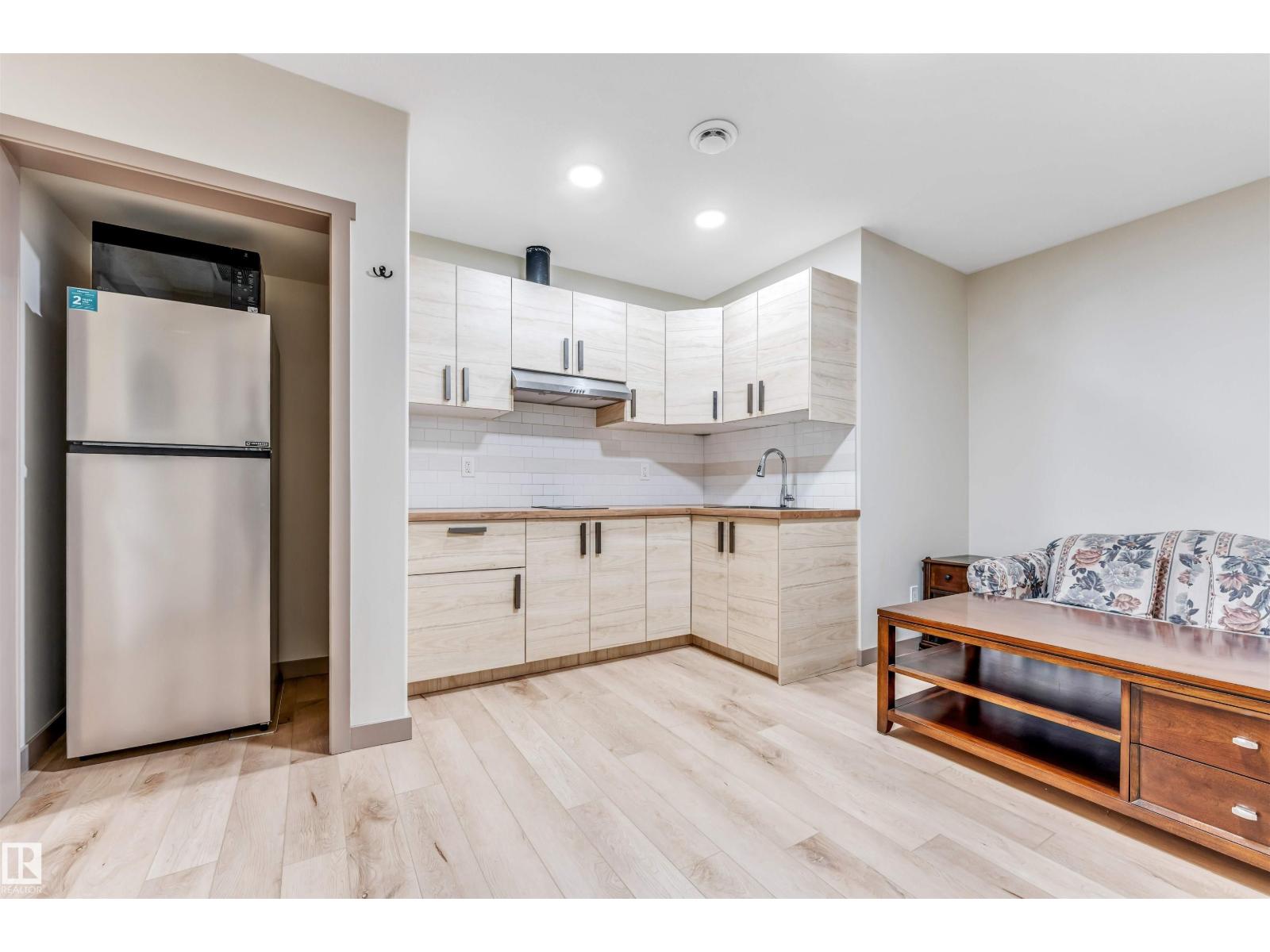 425 41 ST SW SW