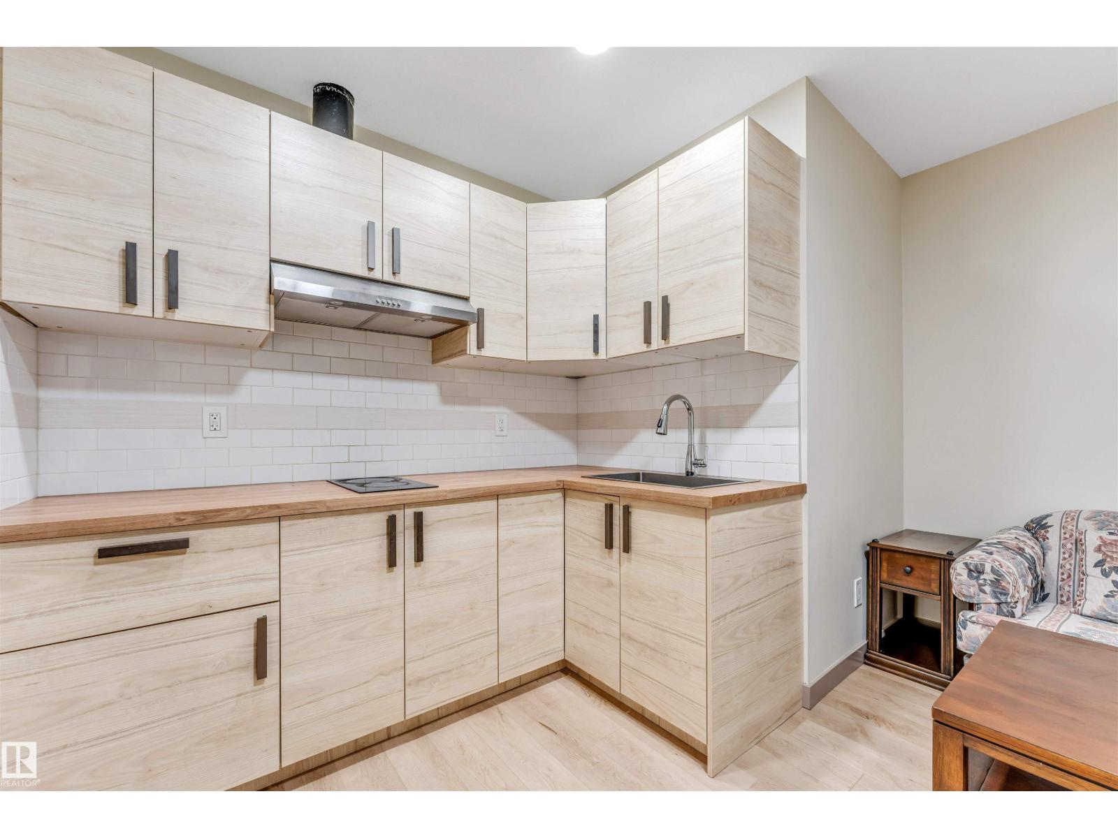 425 41 ST SW SW