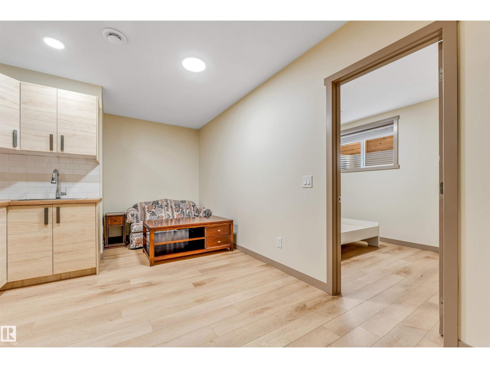 425 41 ST SW SW