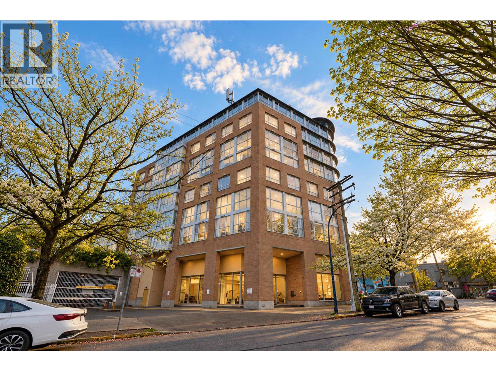 402 288 E 8TH AVENUE, Vancouver, British Columbia