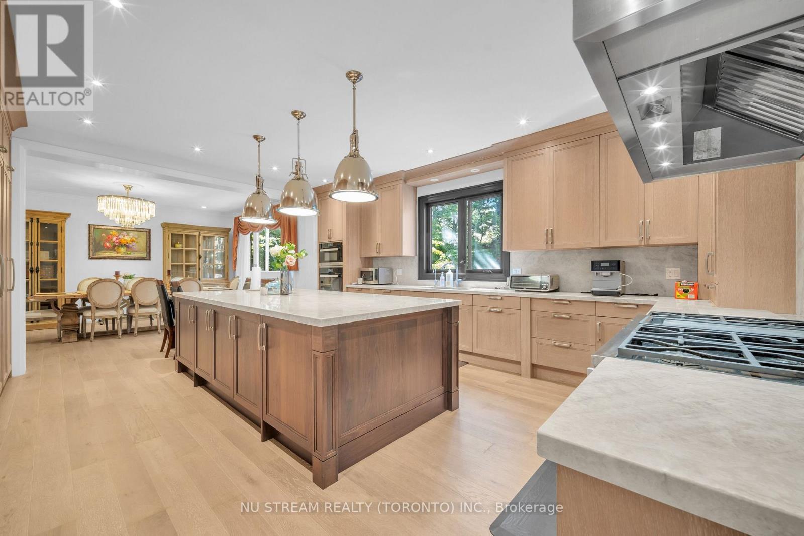 35 Penwood Crescent, Toronto, Ontario  M3B 3B1 - Photo 10 - C13865192