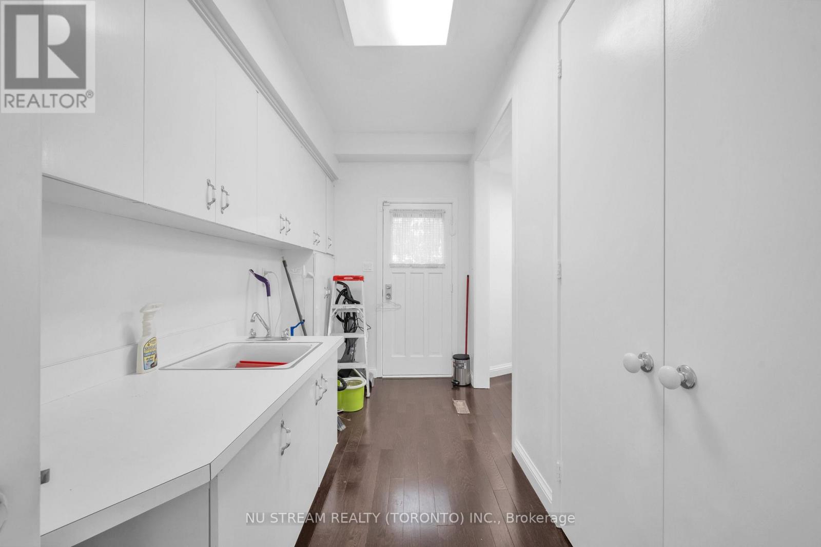 35 Penwood Crescent, Toronto, Ontario  M3B 3B1 - Photo 17 - C13865192