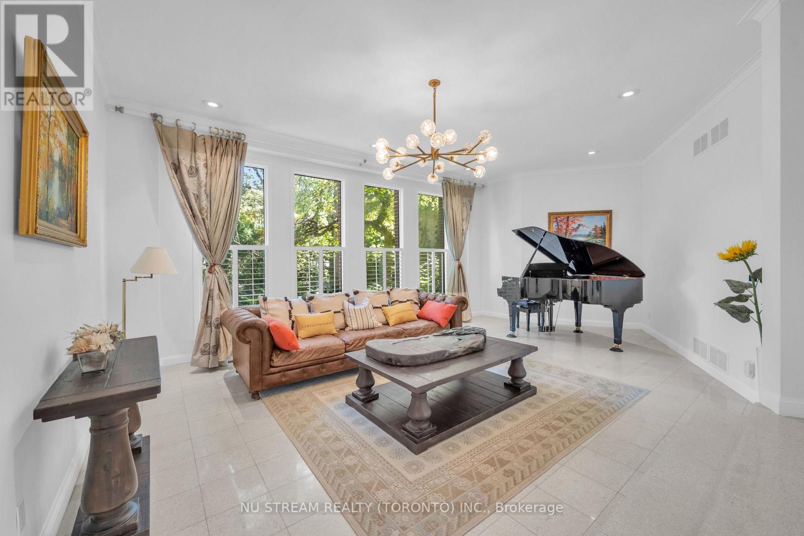 35 Penwood Crescent, Toronto, Ontario  M3B 3B1 - Photo 4 - C13865192