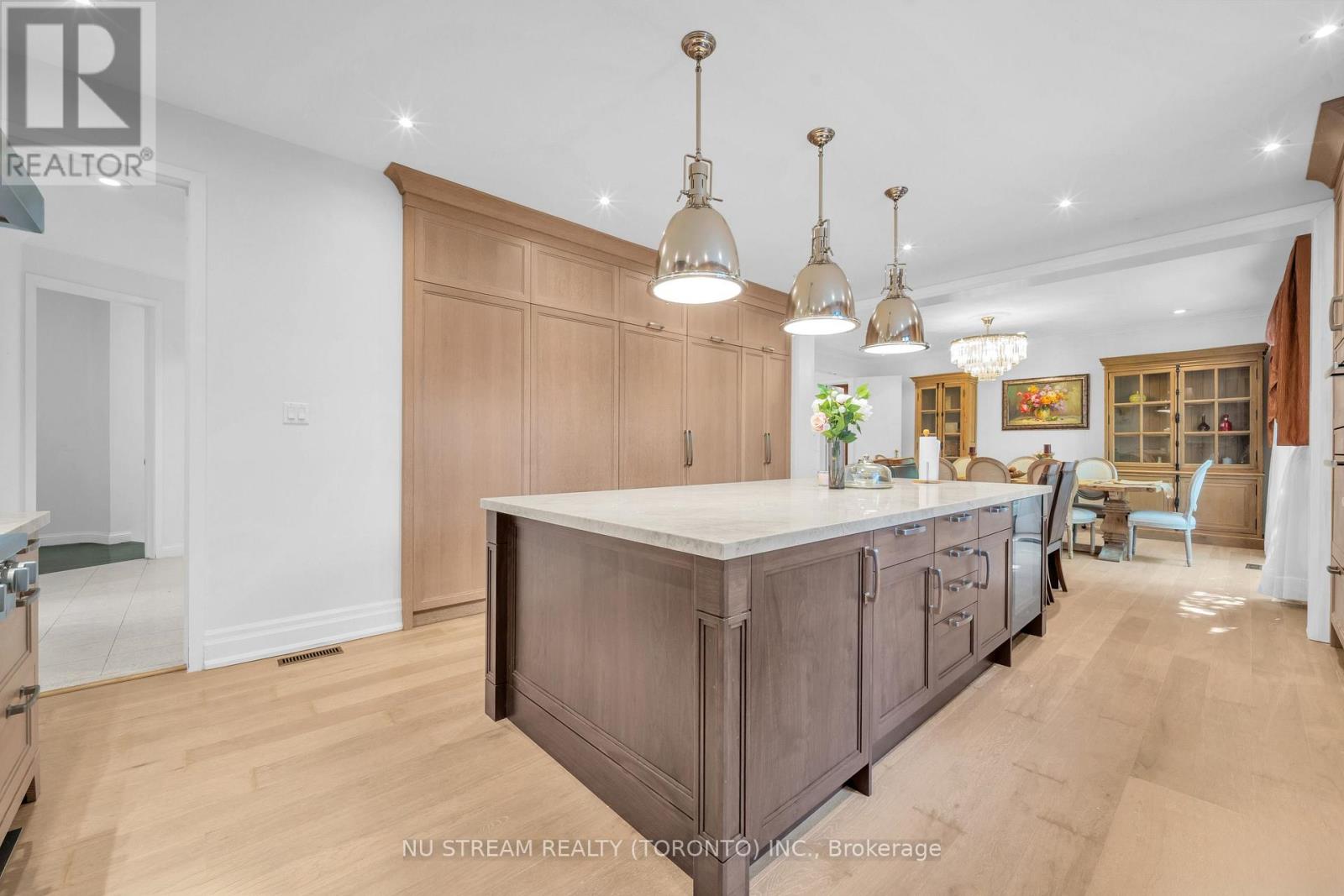 35 Penwood Crescent, Toronto, Ontario  M3B 3B1 - Photo 9 - C13865192