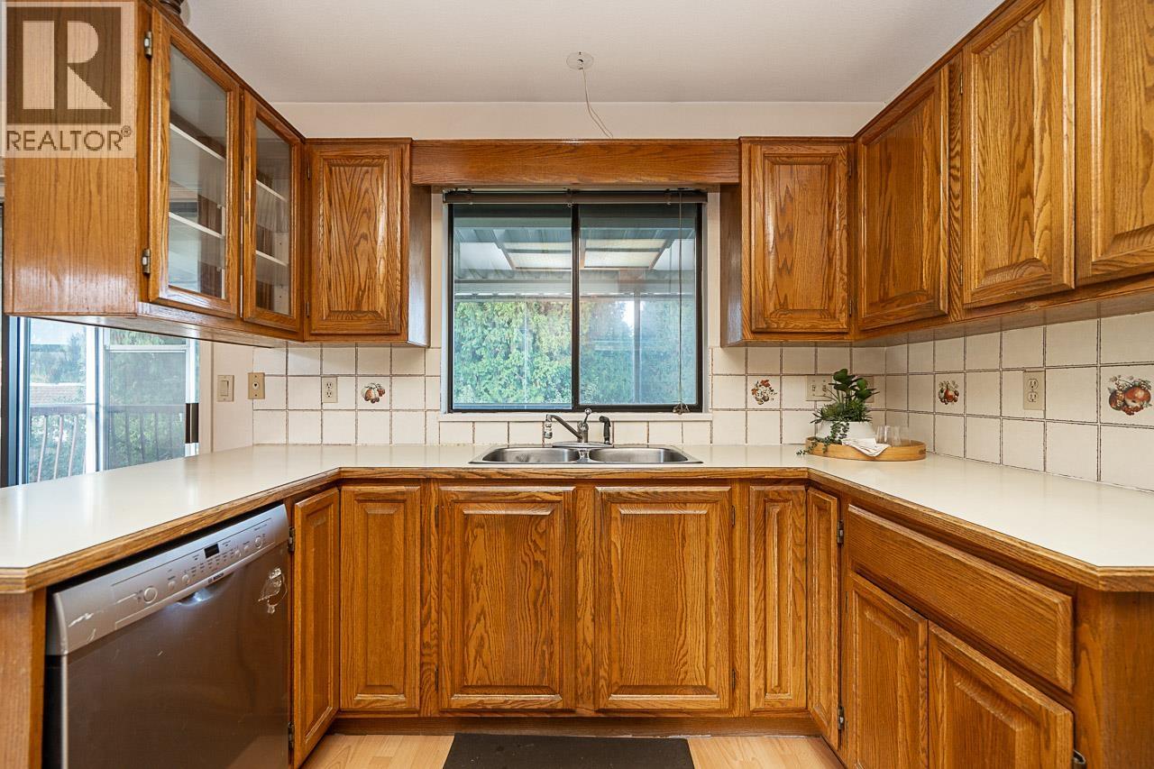 6760 Lakeview Avenue, Burnaby, British Columbia  V5E 2P4 - Photo 16 - R3172717