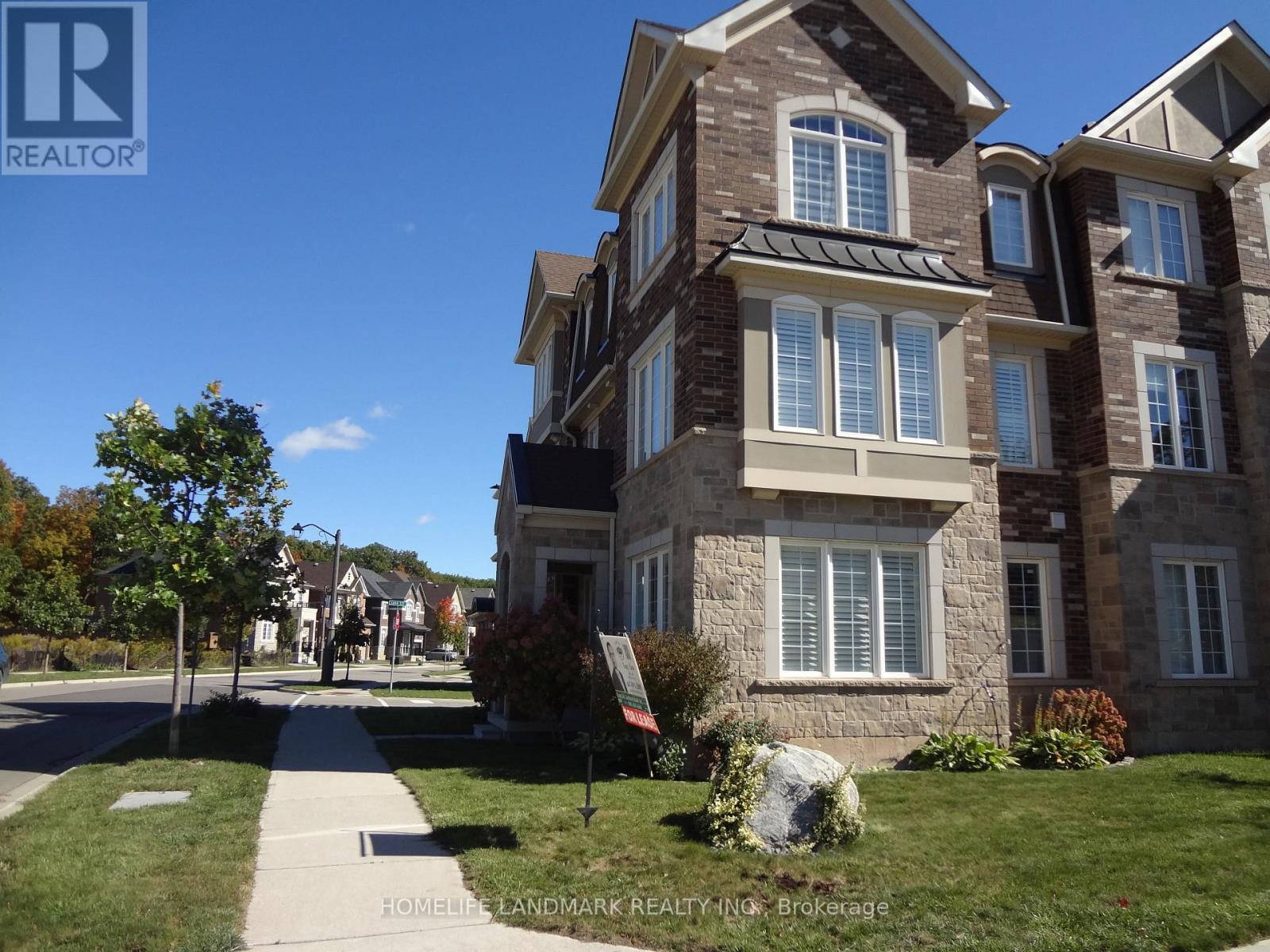 276 Polly Drive, Oakville, Ontario  L6M 1R7 - Photo 2 - W13865182