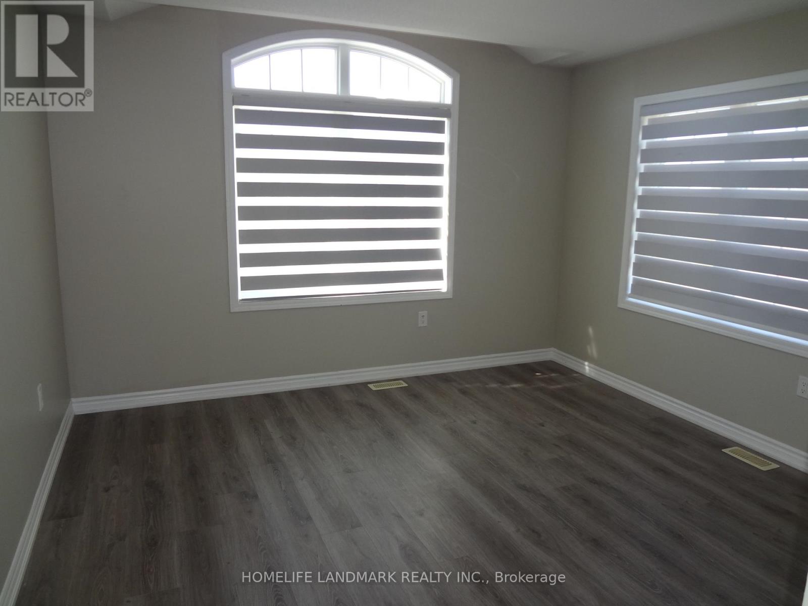 276 Polly Drive, Oakville, Ontario  L6M 1R7 - Photo 4 - W13865182