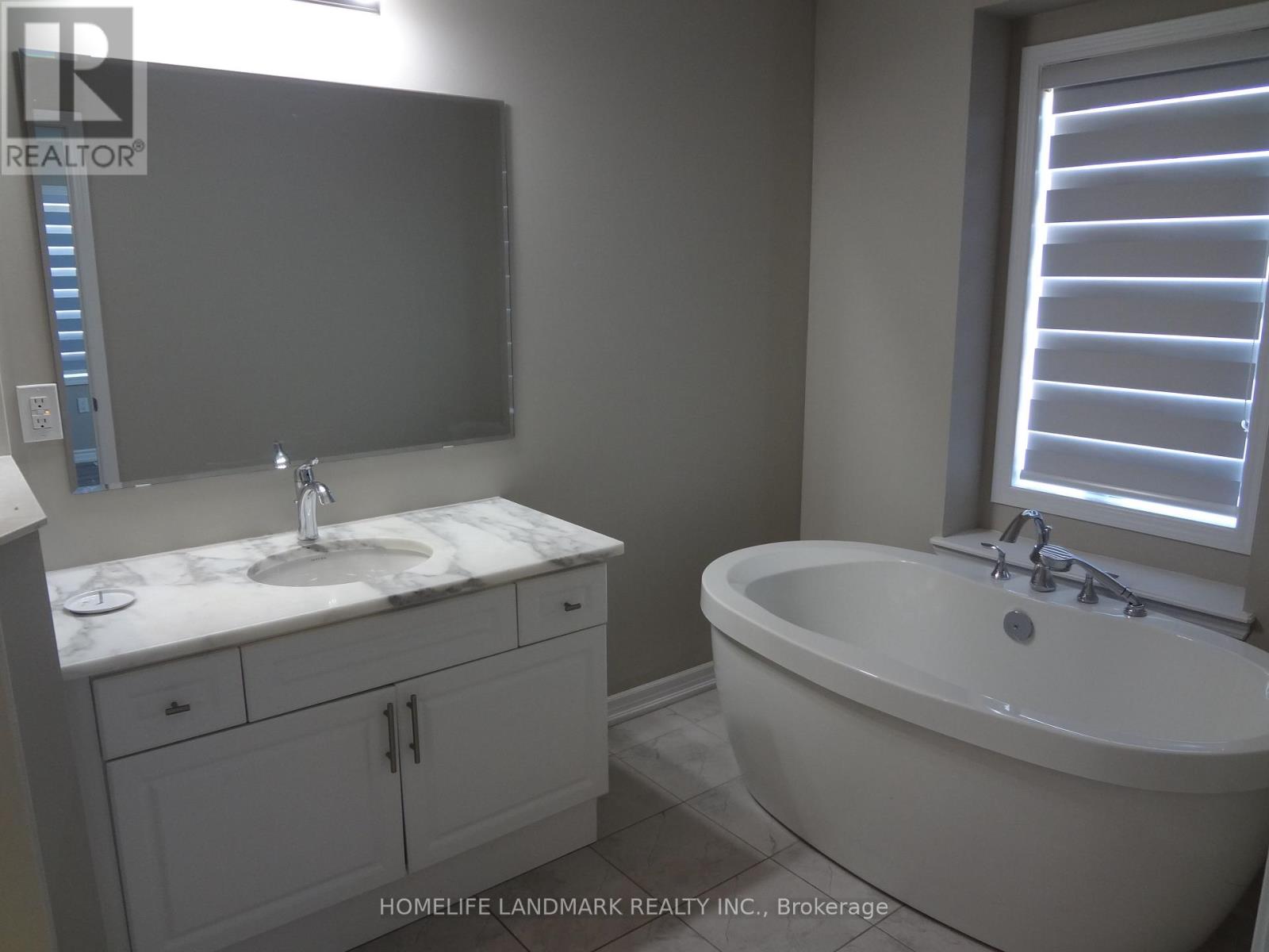 276 Polly Drive, Oakville, Ontario  L6M 1R7 - Photo 6 - W13865182