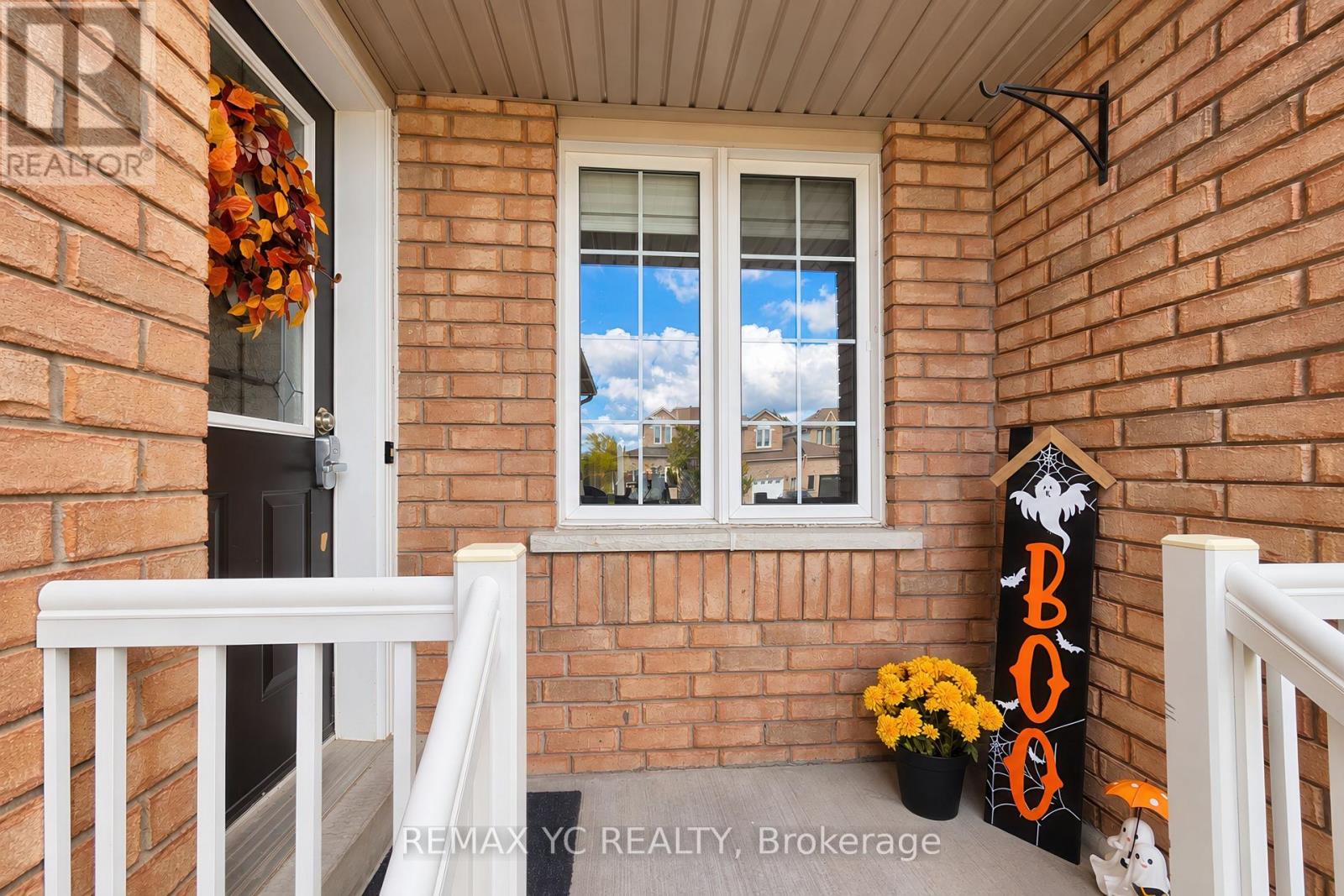 18 Coleman Drive, Barrie, Ontario  L4N 0R4 - Photo 2 - S13832462