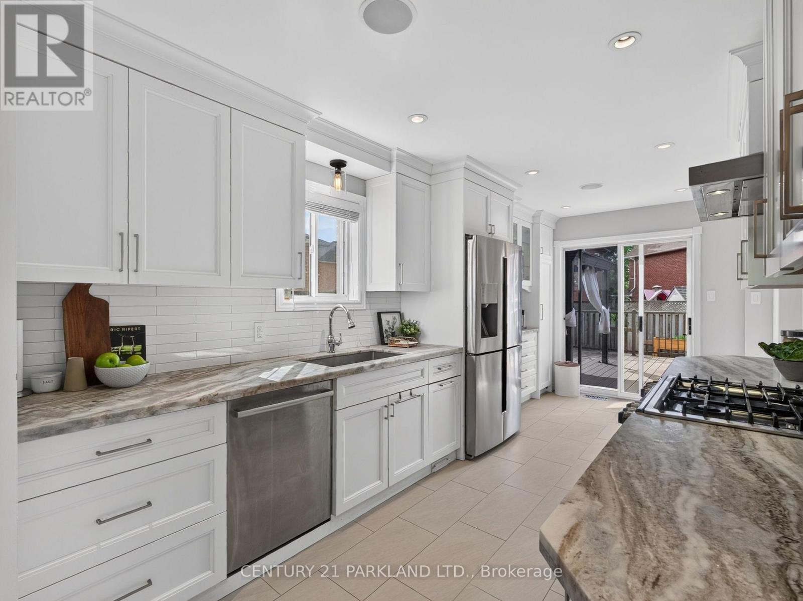 228 Rosemount Avenue, Toronto, Ontario  M9N 3X6 - Photo 11 - W13864308