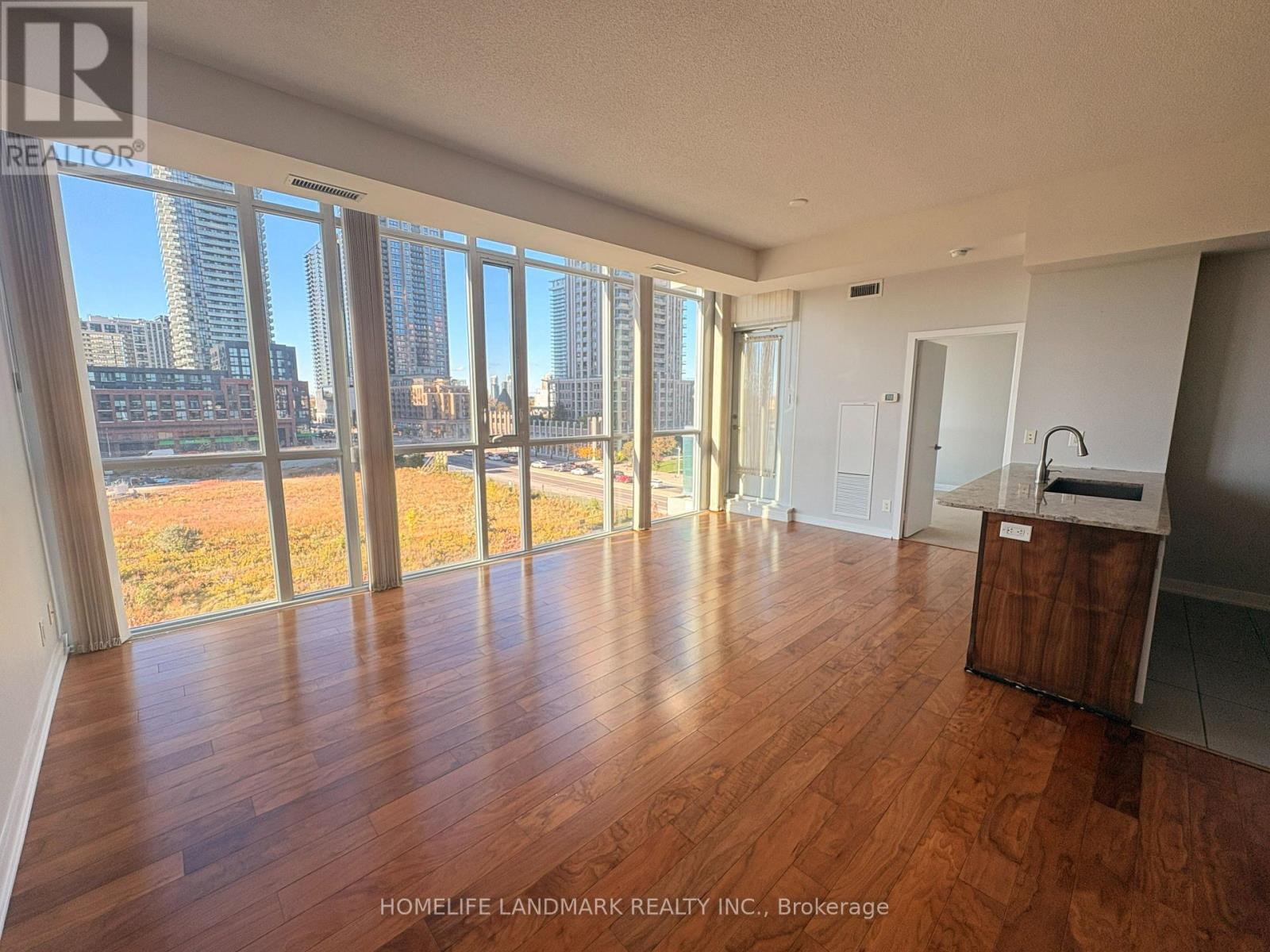 507 - 4099 Brickstone Mews, Mississauga, Ontario  L5B 0G2 - Photo 2 - W13725330