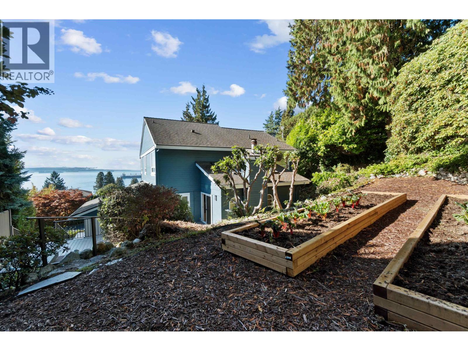 3381 Mathers Avenue, West Vancouver, British Columbia  V7V 2K6 - Photo 40 - R3172673