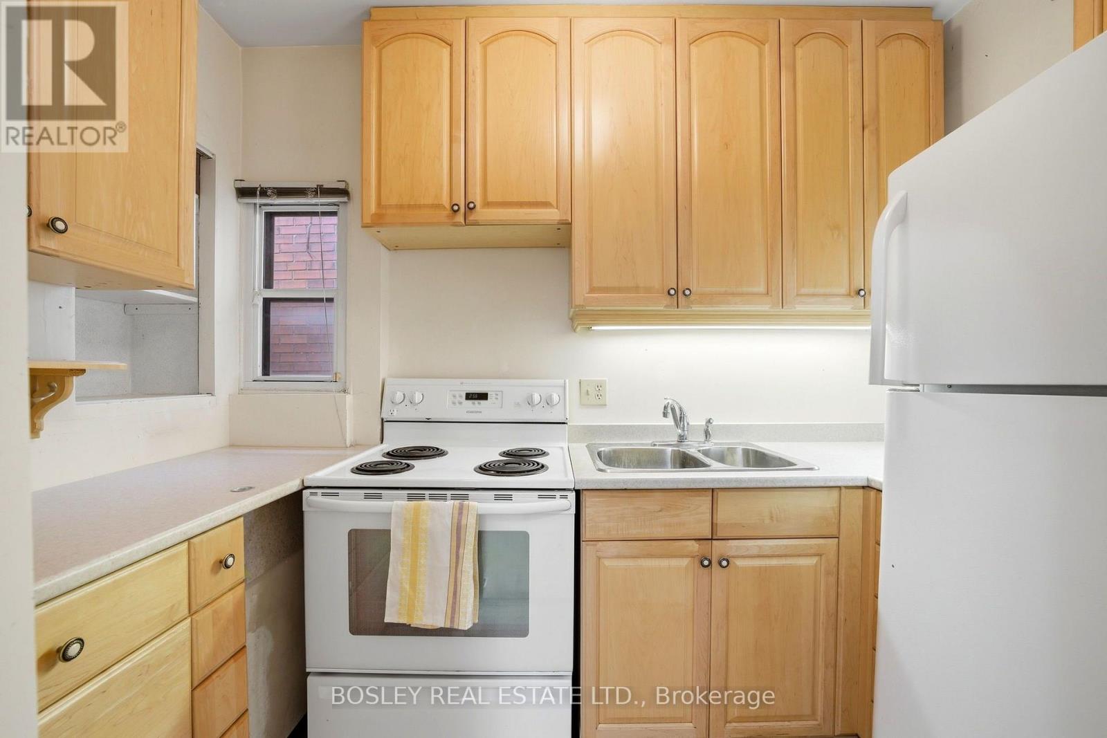 44 Conway Avenue, Toronto, Ontario M6E 1H2 - Photo 14 - C13865220