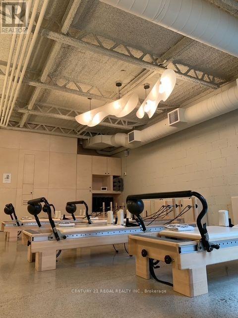2nd Floor - 1564 Queen Street W, Toronto, Ontario  M6R 1A6 - Photo 17 - W13865210