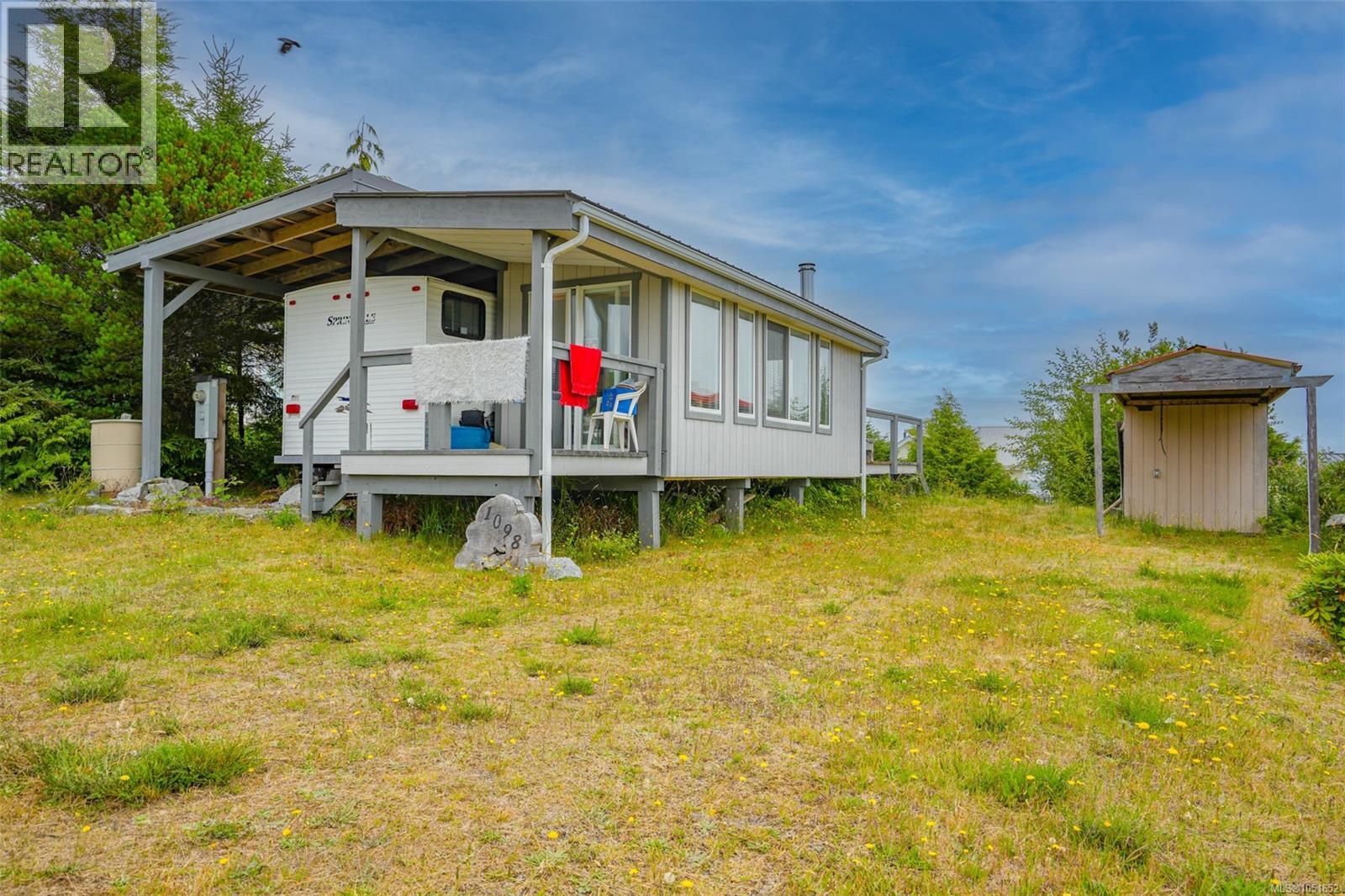 1098 Sixth Ave, Ucluelet, British Columbia