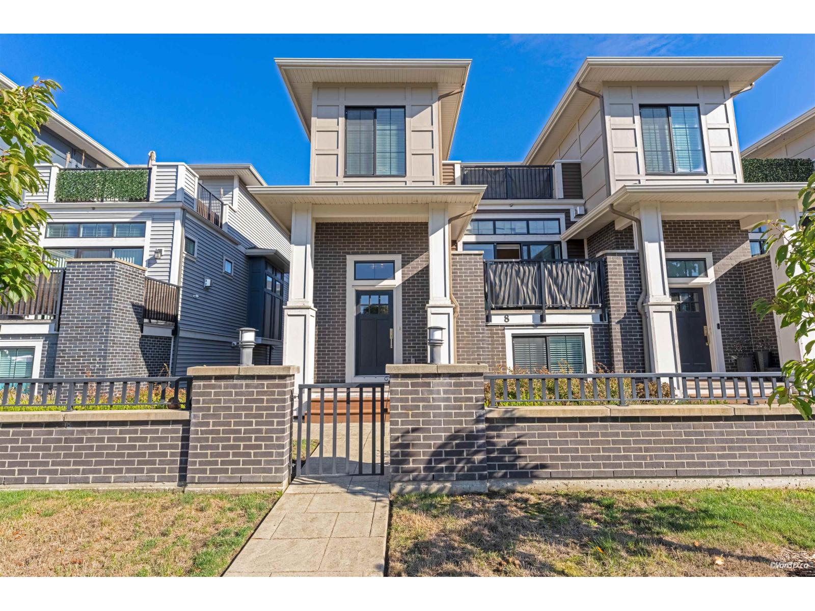 8 45545 KIPP AVENUE|Chilliwack Proper West