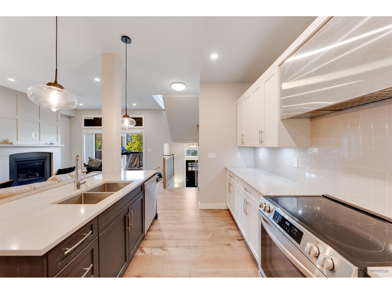 8 45545 KIPP AVENUE|Chilliwack Proper West