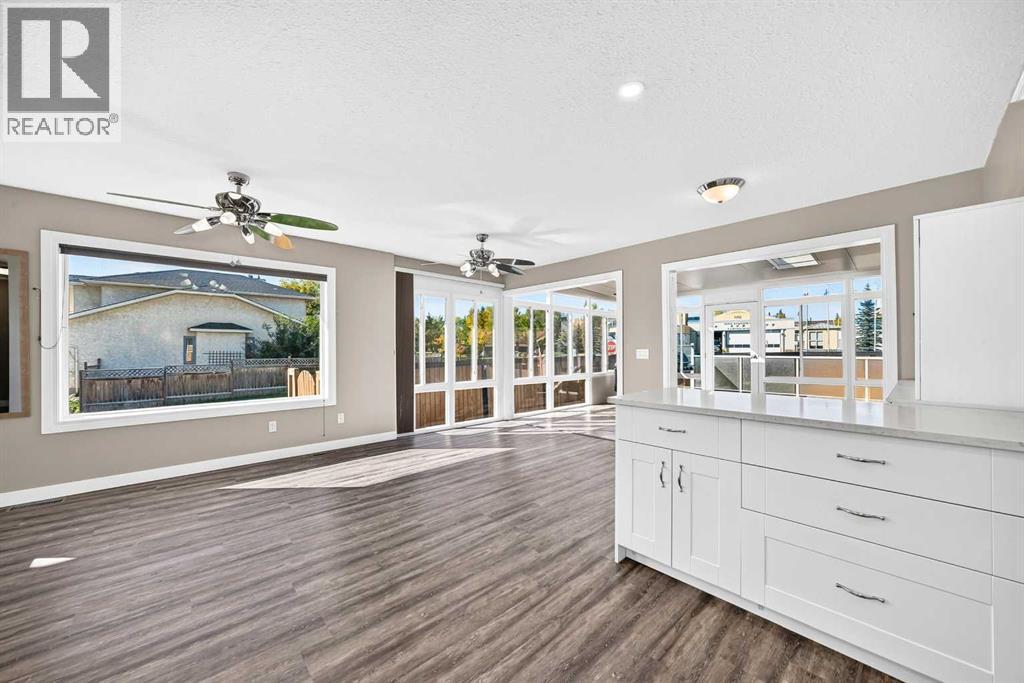200 Downey Place, Okotoks, Alberta  T1S 1H3 - Photo 6 - A2347498