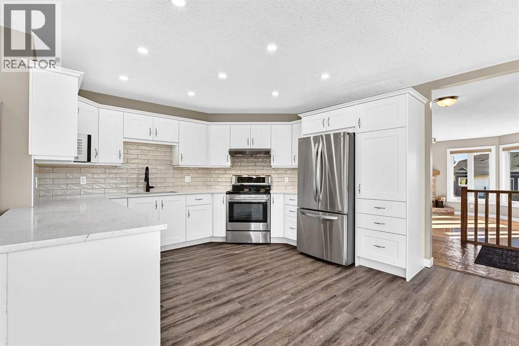 200 Downey Place, Okotoks, Alberta  T1S 1H3 - Photo 5 - A2347498