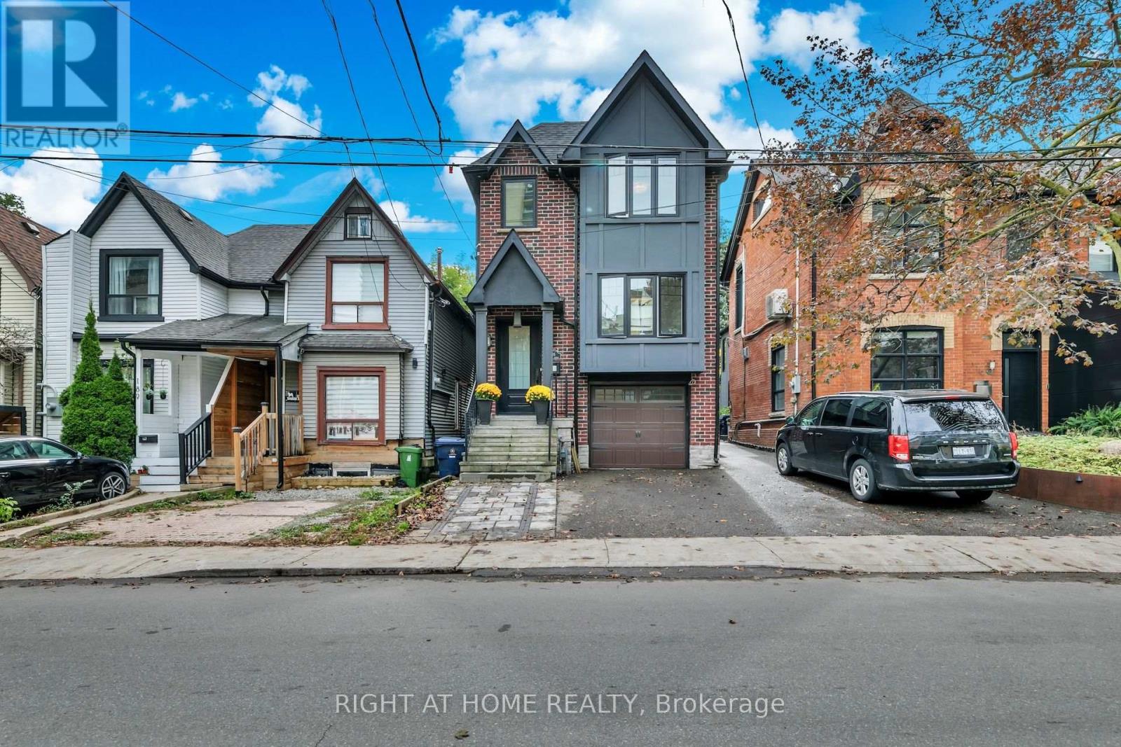 185 SOUDAN AVENUE, Toronto, Ontario