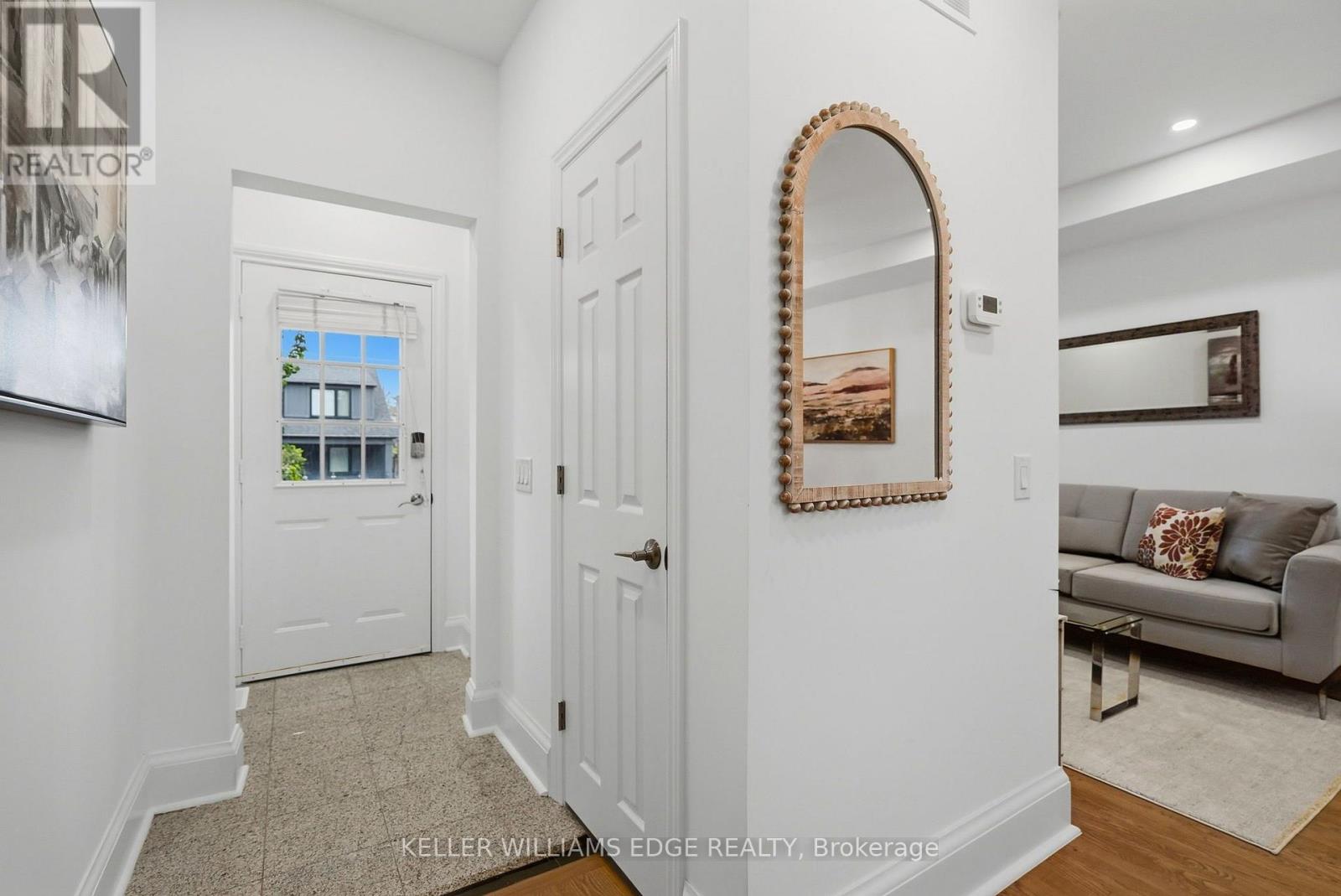 28 Conway Avenue, Toronto, Ontario  M6E 1H2 - Photo 4 - C13865252