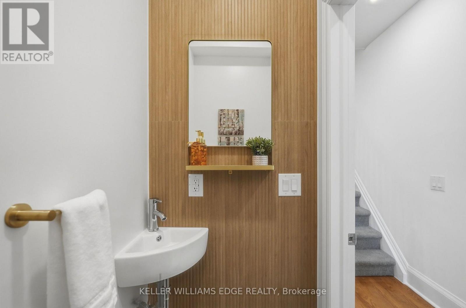 28 Conway Avenue, Toronto, Ontario  M6E 1H2 - Photo 5 - C13865252