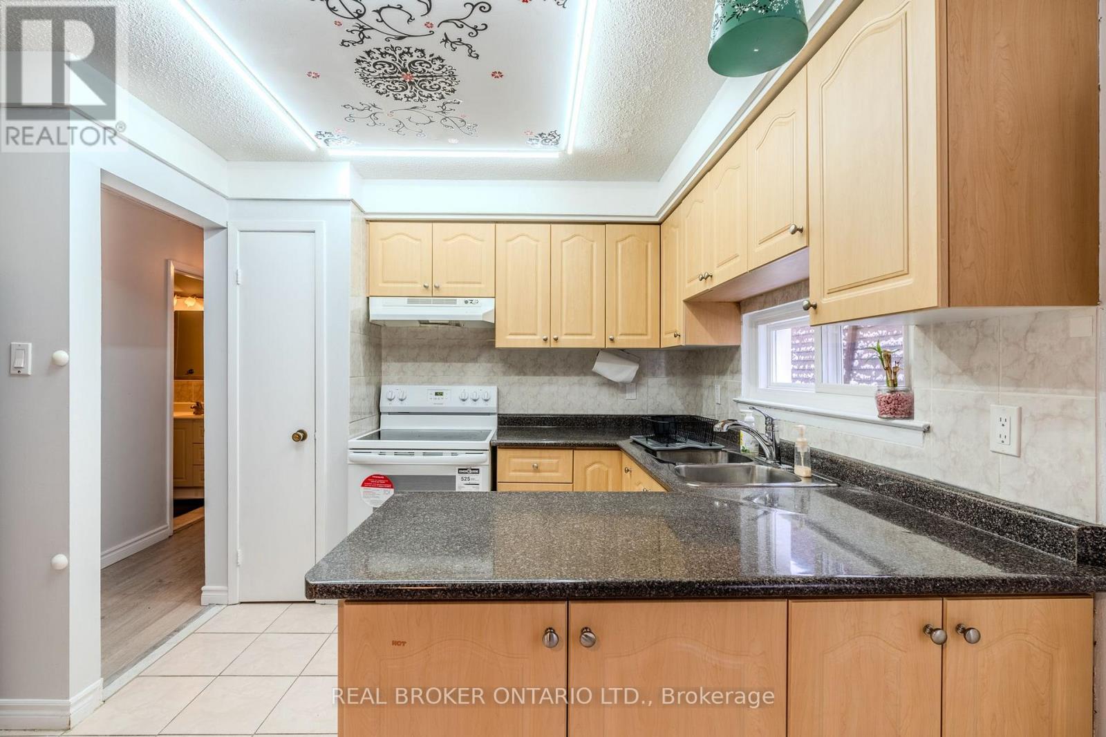 Upper - 23 Lebos Road, Toronto, Ontario  M2H 2L8 - Photo 11 - C13865262