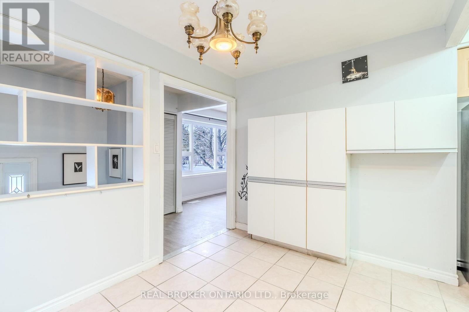 Upper - 23 Lebos Road, Toronto, Ontario  M2H 2L8 - Photo 13 - C13865262