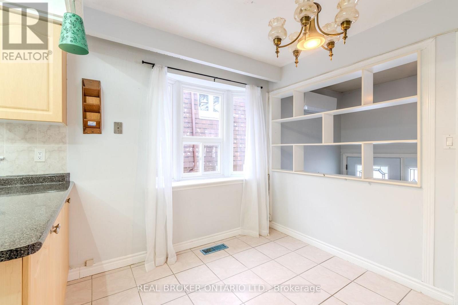 Upper - 23 Lebos Road, Toronto, Ontario  M2H 2L8 - Photo 14 - C13865262