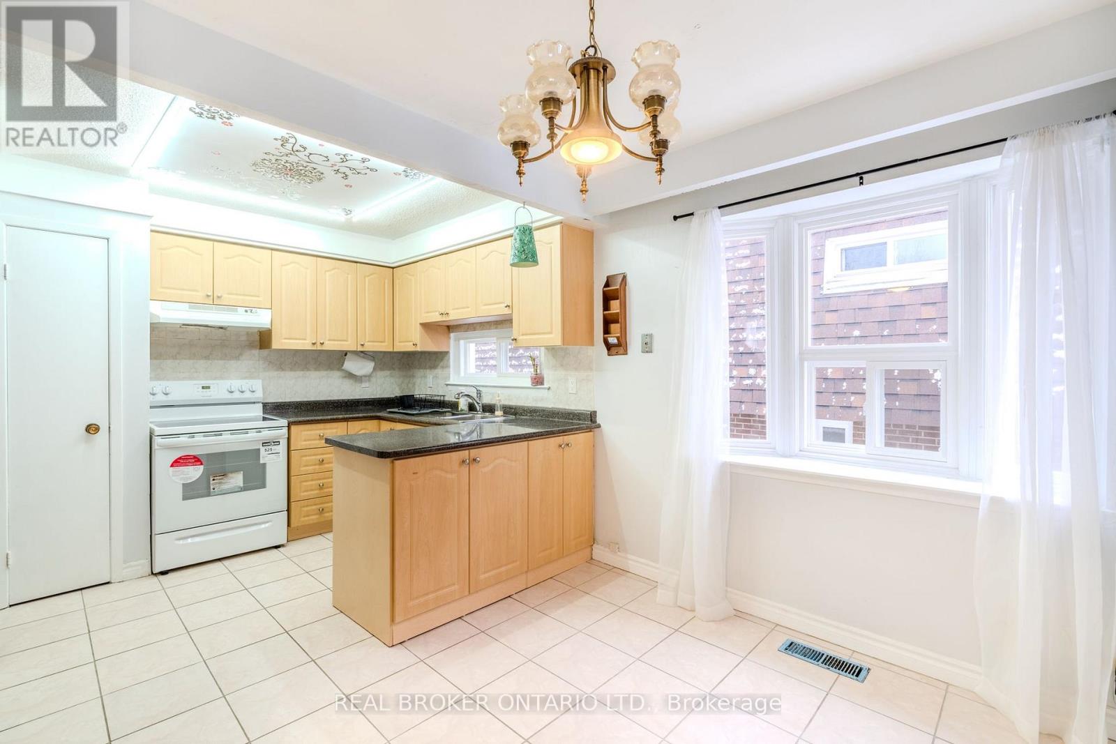 Upper - 23 Lebos Road, Toronto, Ontario  M2H 2L8 - Photo 15 - C13865262