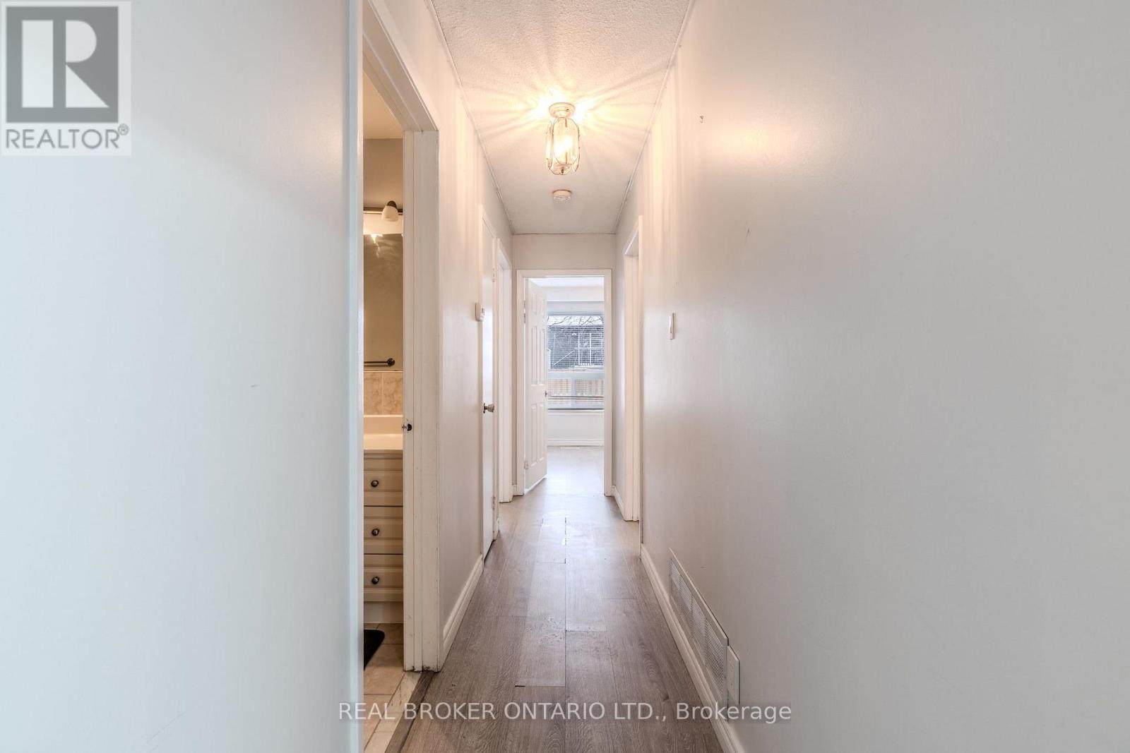 Upper - 23 Lebos Road, Toronto, Ontario  M2H 2L8 - Photo 18 - C13865262