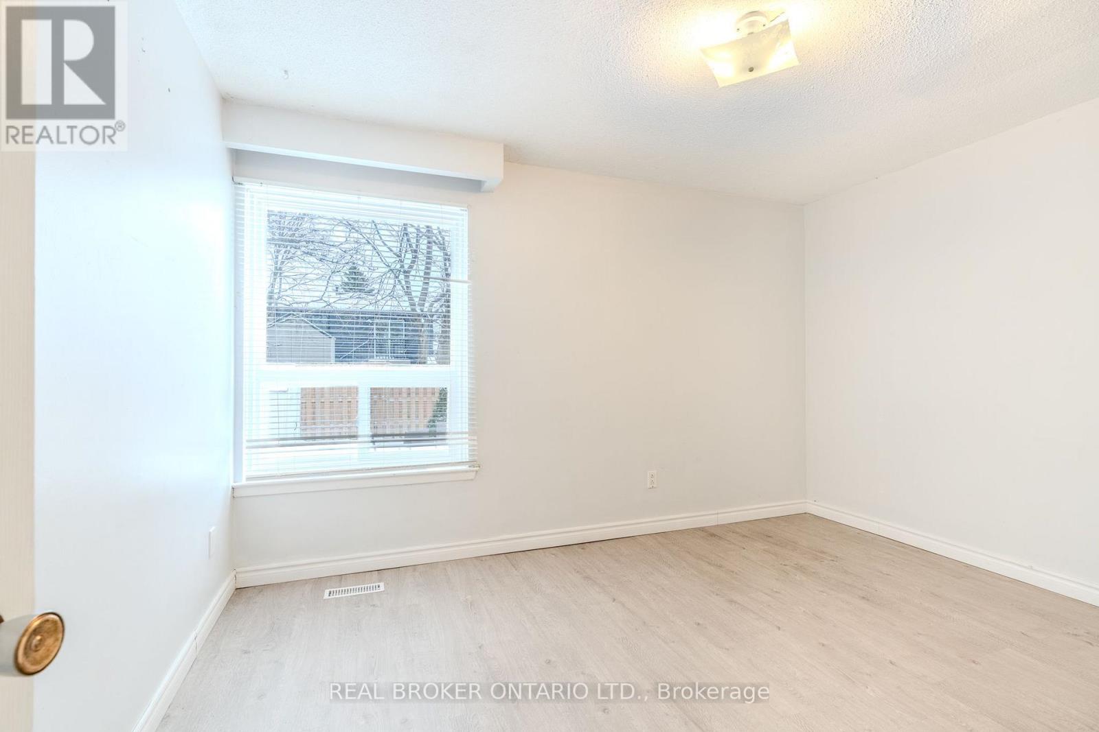 Upper - 23 Lebos Road, Toronto, Ontario  M2H 2L8 - Photo 22 - C13865262