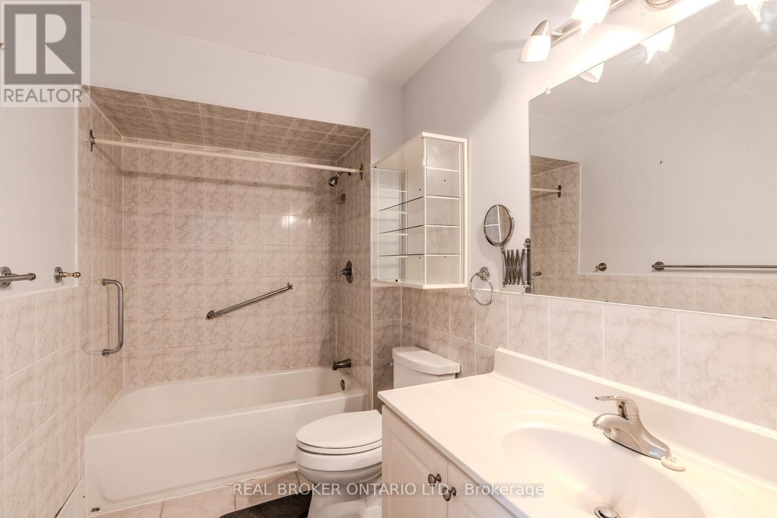 Upper - 23 Lebos Road, Toronto, Ontario  M2H 2L8 - Photo 24 - C13865262