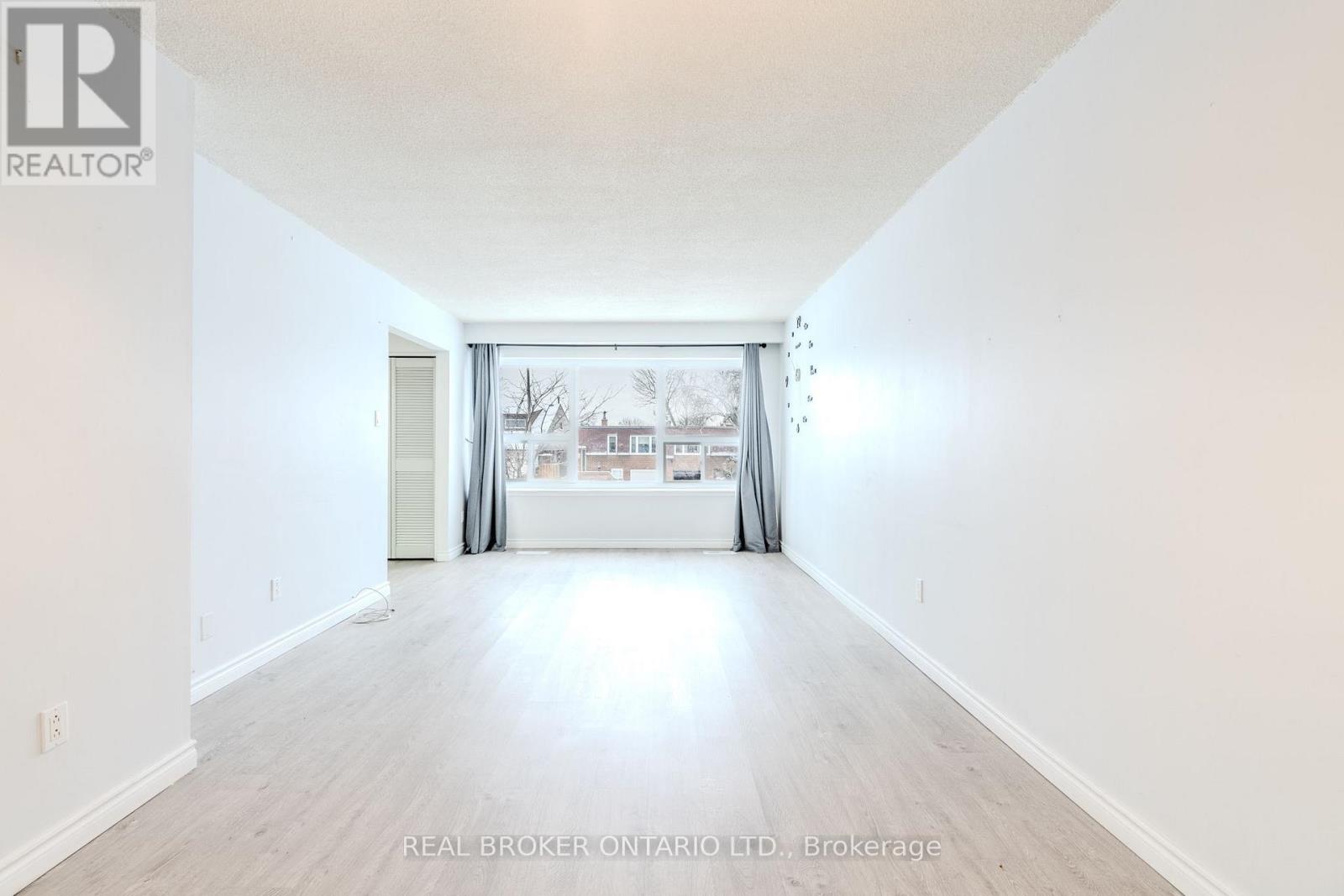 Upper - 23 Lebos Road, Toronto, Ontario  M2H 2L8 - Photo 8 - C13865262