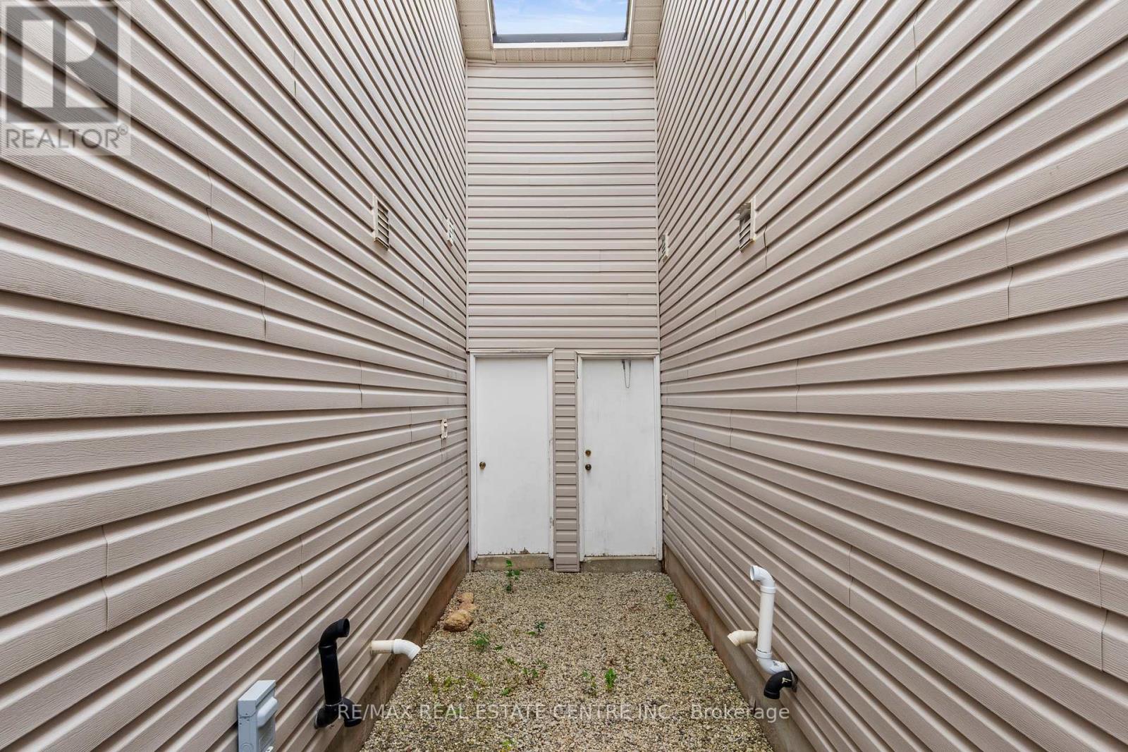 45 Atwood Avenue, Halton Hills, Ontario  L6G 5Z9 - Photo 27 - W13865236