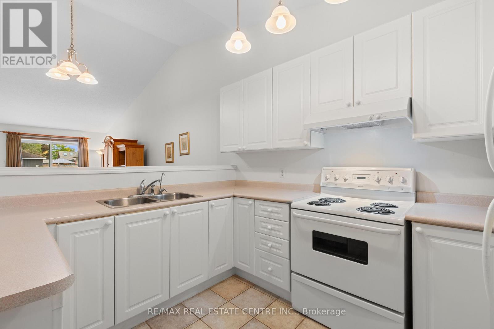 45 Atwood Avenue, Halton Hills, Ontario  L6G 5Z9 - Photo 7 - W13865236