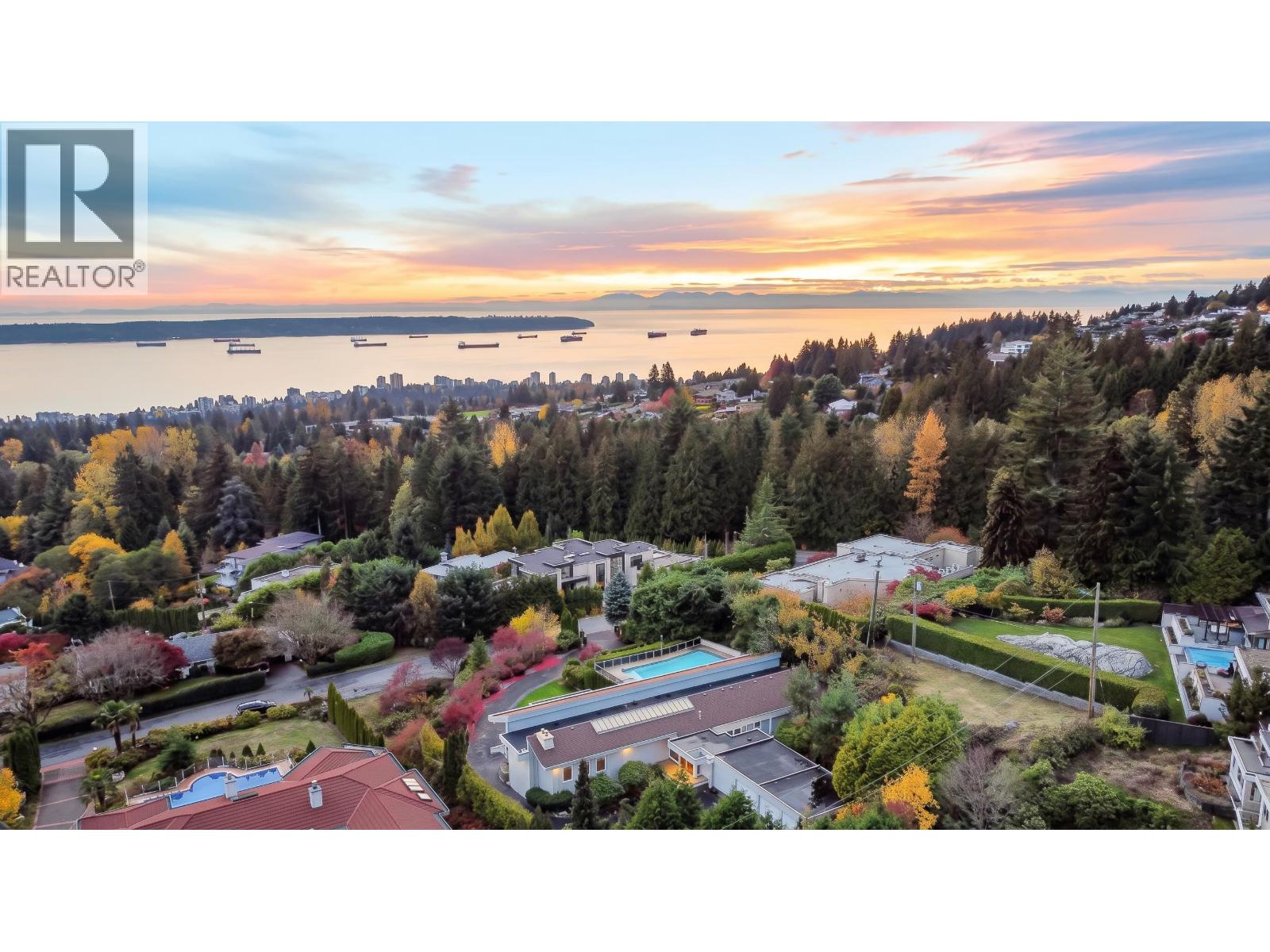 1035 KING GEORGES WAY, West Vancouver, British Columbia