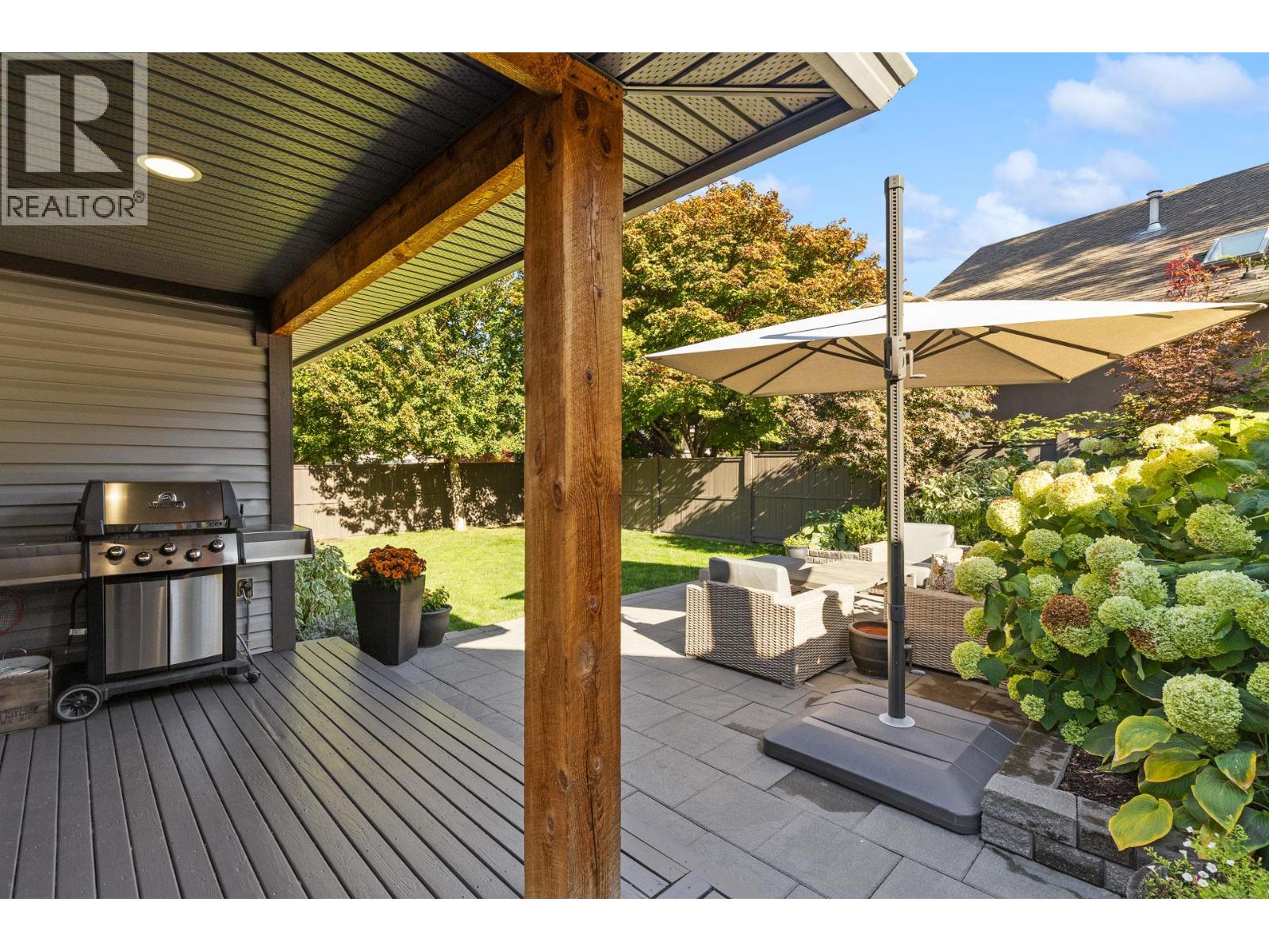 905 Paret Crescent, Kelowna, British Columbia  V1W 4X8 - Photo 7 - 10402275