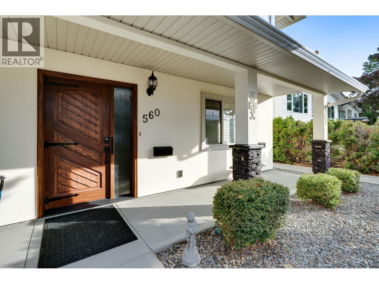 560 & 562 Christleton Avenue, Kelowna, British Columbia  V1Y 5J2 - Photo 3 - 10397230