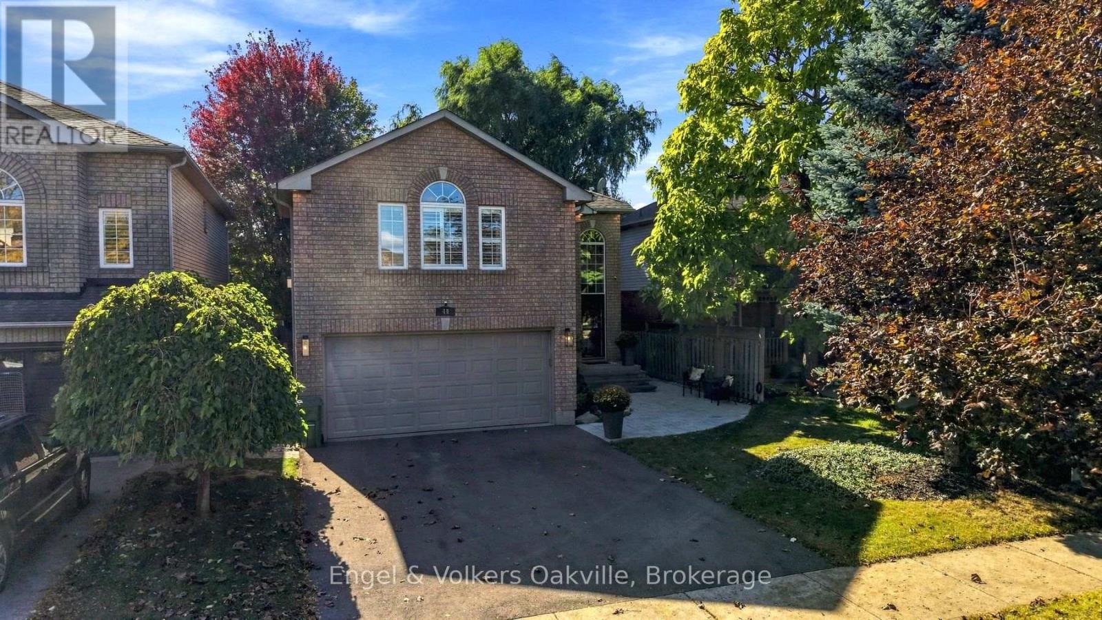 44 Keewaydin Street, Hamilton, Ontario  L8B 0K6 - Photo 2 - X13865282
