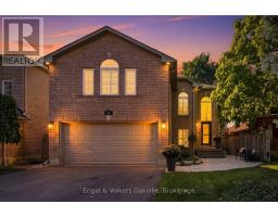 44 KEEWAYDIN STREET, Hamilton, Ontario