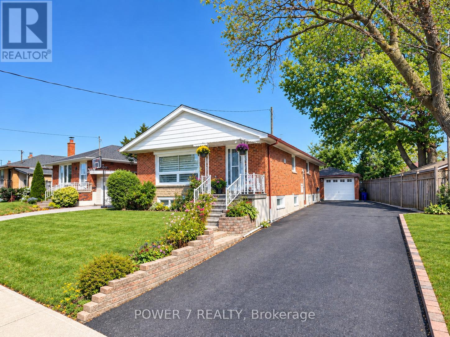 3 Brantwood Drive, Toronto, Ontario  M1H 2G5 - Photo 2 - E13865286