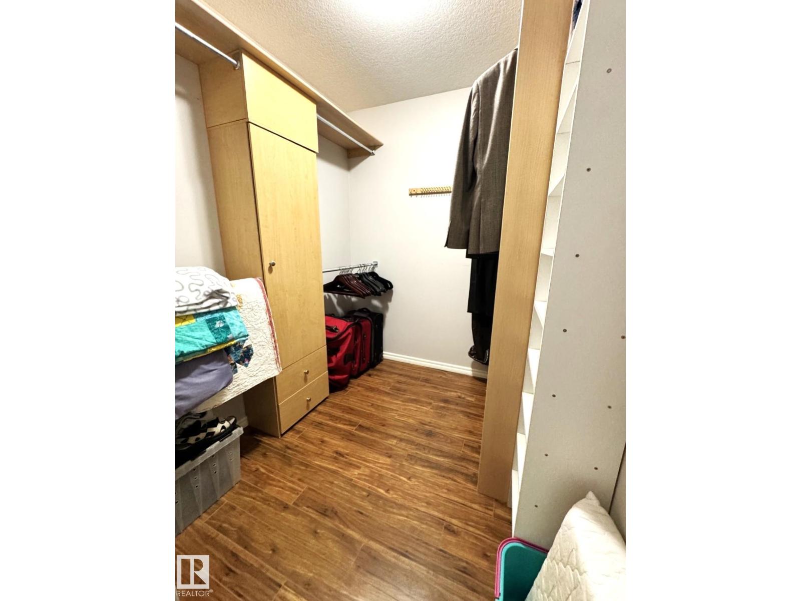 4928 50 Ave.