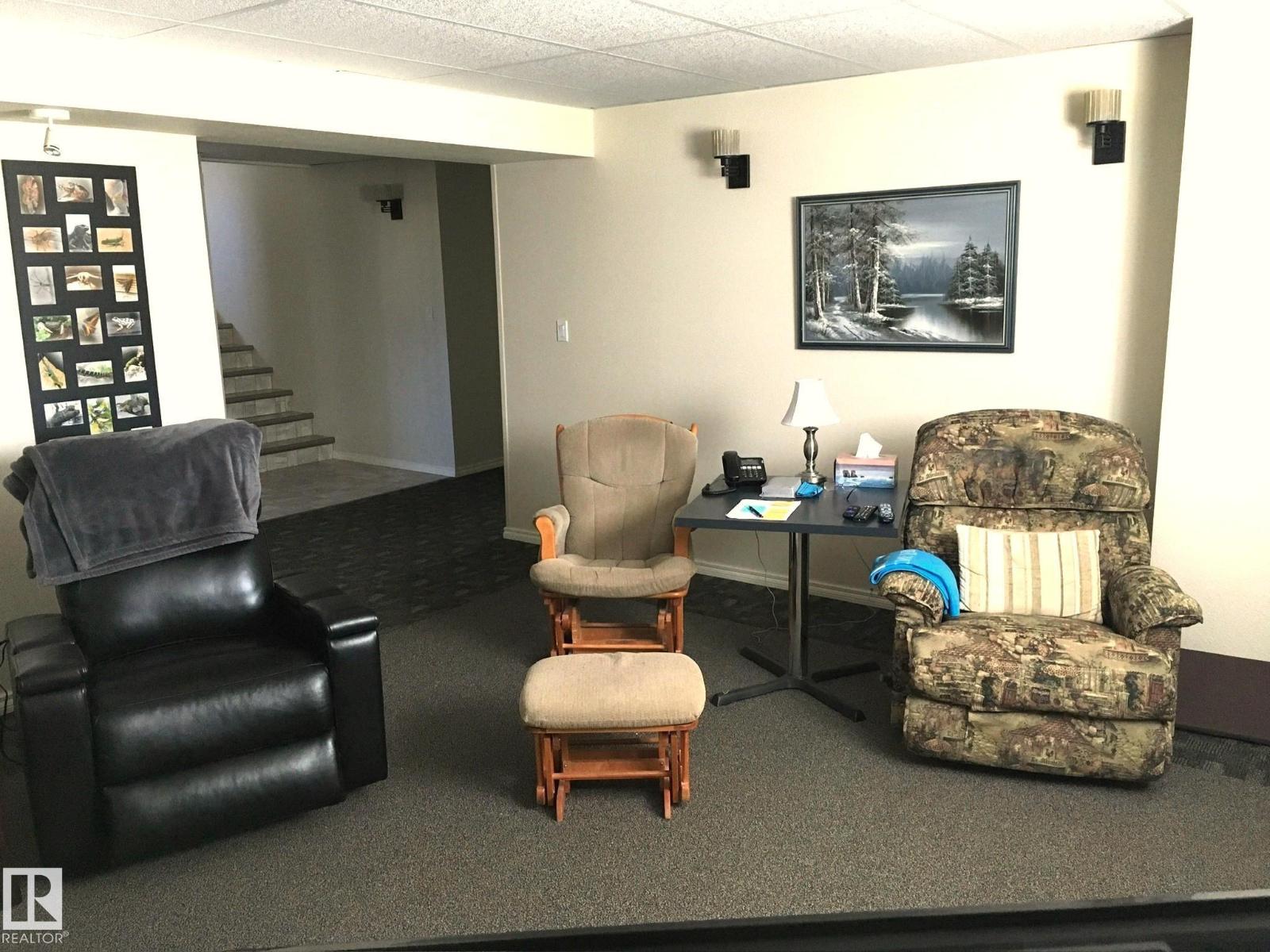 4928 50 Ave.