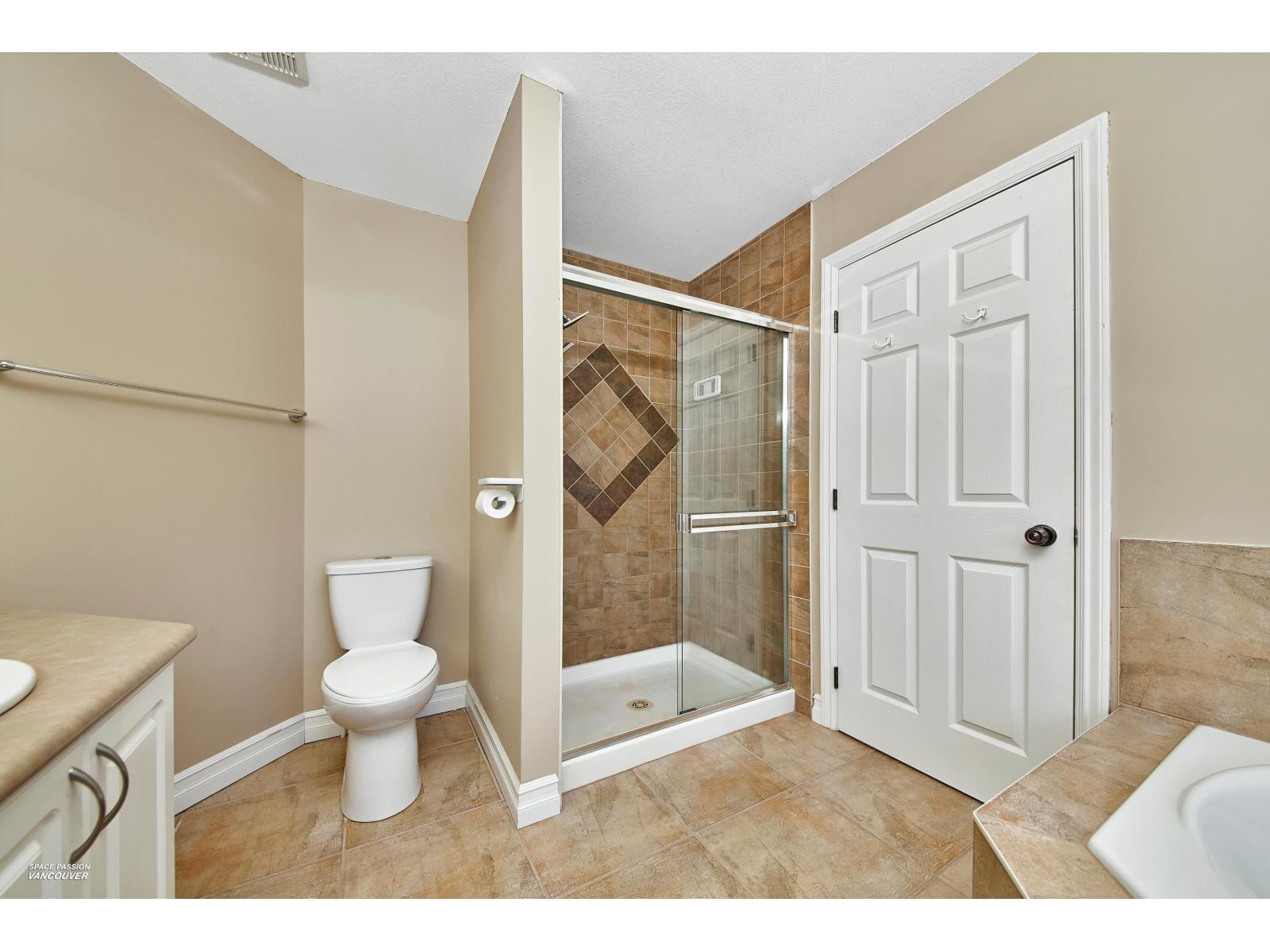 15527 37a Avenue, Surrey, British Columbia  V3Z 0H6 - Photo 18 - R3171504
