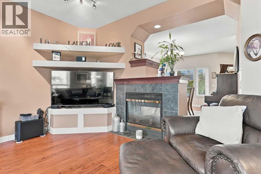 211 Royal Birch Way NW, Calgary, Alberta  T3G 5X9 - Photo 11 - A2350210